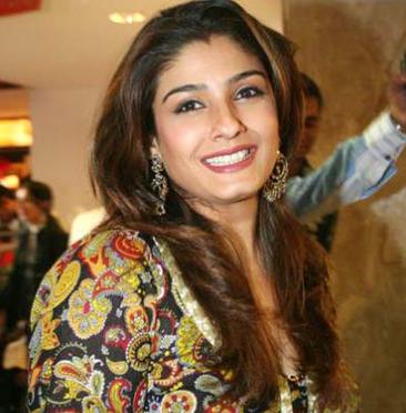 Charmme is in absolute awe of Raveena Tandon